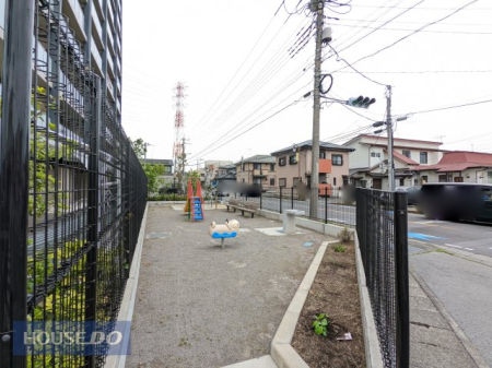 周辺環境 スーパーまで徒歩約6分☆小中学校が１ｋｍ圏内でお子様の通学も安心☆