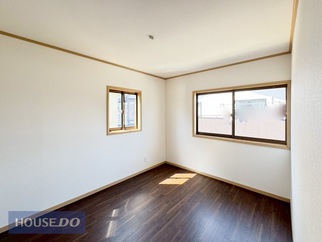 �Q�� ���邢�̌��̓����Q���͑傫���x�b�g���]�T�������ē���L���B