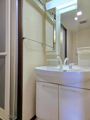 ʑEʏ Ɩtʑ͒̐gȂ݂𐮂₷łBAAȂǂ̉ƎɒZAIɍs܂B