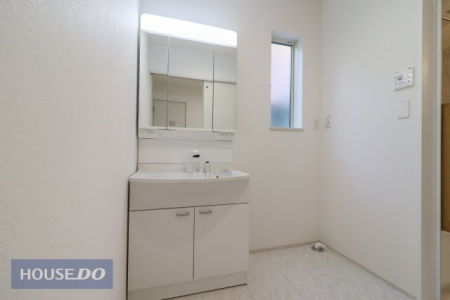 ʑEʏ 傫Ȑʃ{EƃnhV[ŁACɓȂĂʑŎyɐOʋ̗ɂ͎[Xy[X܂B