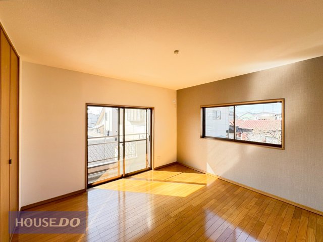 �Q�� ���邢�̌��̓����Q���͑傫���x�b�g���]�T�������ē���L���B