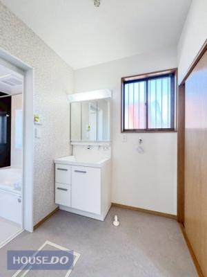  ���ʒE�ߏ��͂������Ƃ����X�y�[�X�Ŏg���₷���ł��B