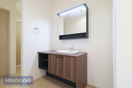 ʑEʏ 傫Ȑʃ{EƃnhV[ŁACɓȂĂʑŎyɐOʋ̗ɂ͎[Xy[X܂B