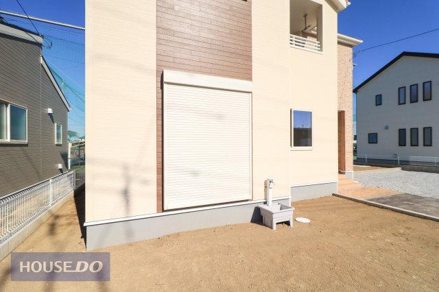  yhƐݔznʐ^BPKrOɂ͉J̋ɂ𗧂hƃVb^[Ă܂B