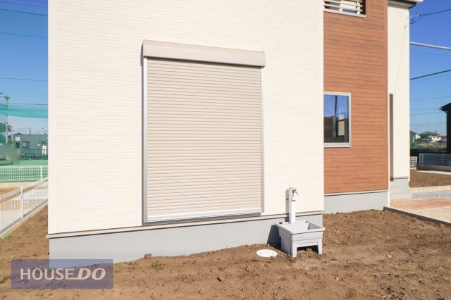  yhƐݔznʐ^BPKrOɂ͉J̋ɂ𗧂hƃVb^[Ă܂B