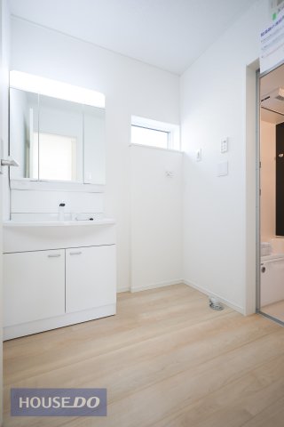  �y�E�ߏ��z���n�����ʐ^�B���ʒE�ߏ��͂������Ƃ����X�y�[�X�Ŏg���₷���ł��B