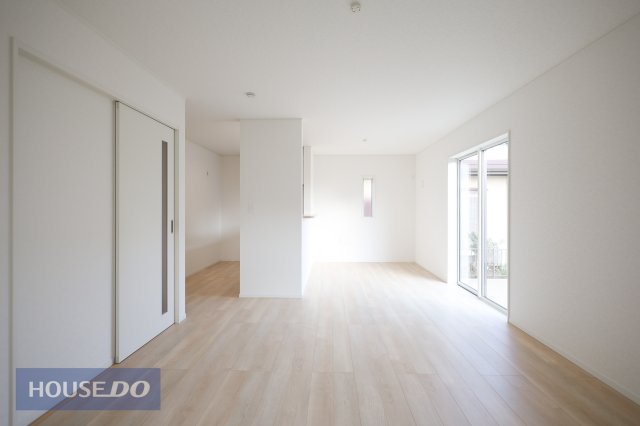 ���r���O �y���r���O�z���n�����ʐ^�B���邢�������̓��郊�r���O�͉Ƒ��c���̏ꏊ�B