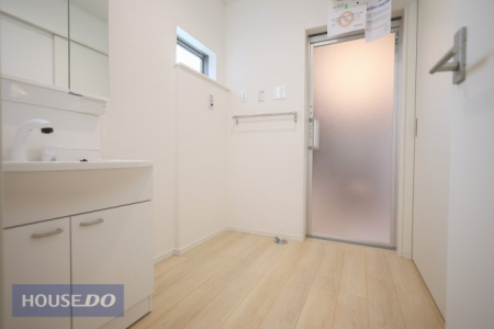  �y�E�ߏ��z���n�����ʐ^�B���ʒE�ߏ��͂������Ƃ����X�y�[�X�Ŏg���₷���ł��B