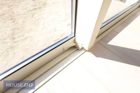  �y�h�Ɛݔ��z���n�����ʐ^�B�Q�d�ň��S�̃_�u�����b�N�B