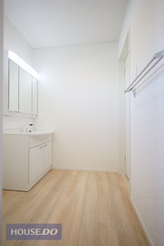  �y�E�ߏ��z���n�����ʐ^�B���ʒE�ߏ��͂������Ƃ����X�y�[�X�Ŏg���₷���ł��B