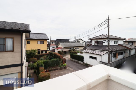 ���̑� �y��������̒��]�z���n�����ʐ^�B�o���R�j�[����̌i�F�B�\���ȊԊu���m�ۂ���Ă���܂��B