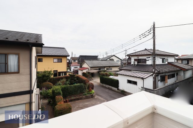 ���̑� �y��������̒��]�z���n�����ʐ^�B�o���R�j�[����̌i�F�B�\���ȊԊu���m�ۂ���Ă���܂��B