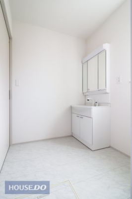  �y�E�ߏ��z���n�����ʐ^�B���ʒE�ߏ��͂������Ƃ����X�y�[�X�Ŏg���₷���ł��B