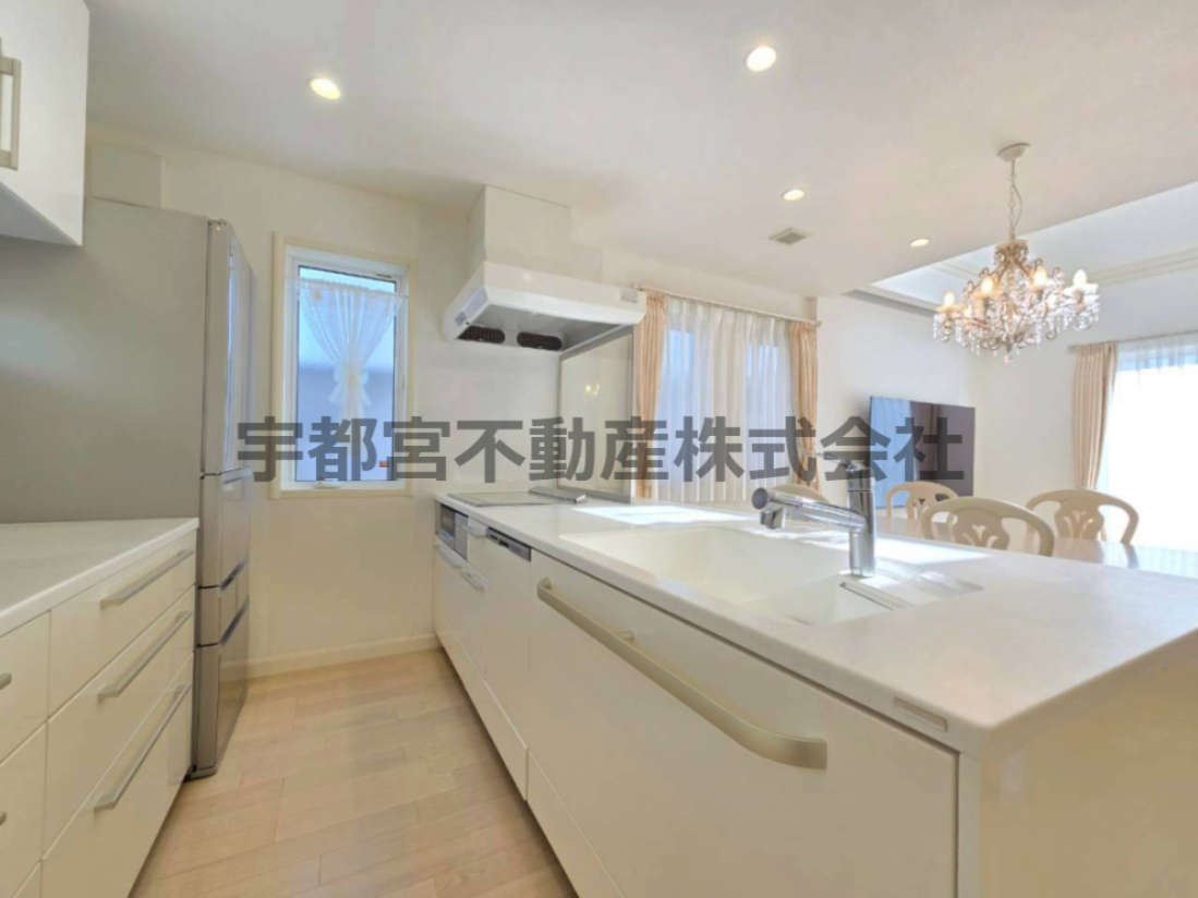 �L�b�`�� ��i�Ő������̂���f�U�C���L�b�`���B��ƃX�y�[�X���L���m�ۂ���Ă���A���������₷���݌v�ɂȂ��Ă���܂���Ƒ��̉�b���y���݂Ȃ��璲�����ł��܂��ˁI