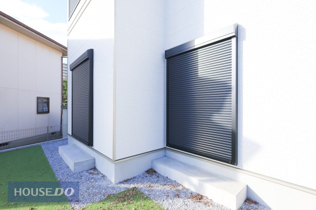  �y�h�Ɛݔ��z�h�Ɩʂ����łȂ��A�f�M��h�����ʂ����҂ł���V���b�^�[�t�I