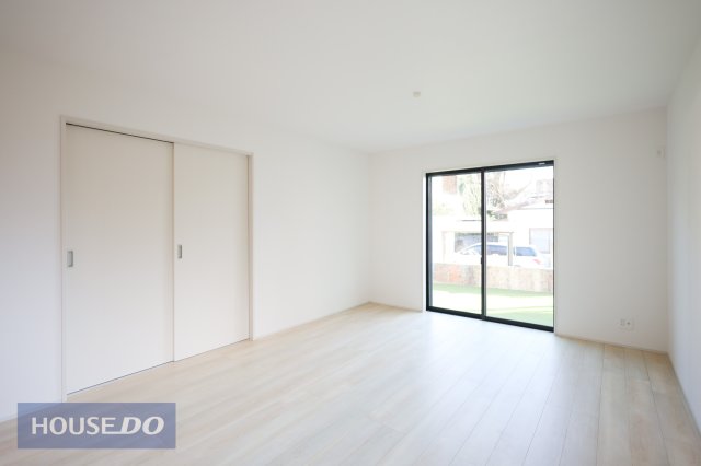 ���r���O �y���r���O�z��؂ȉƑ��Ɖ߂����ꏊ������A�K������ލL������������m�ہ��������̂�������ŁA�C���e���A�̃R�[�f�B�l�[�g���y�����Ȃ�܂��ˁI