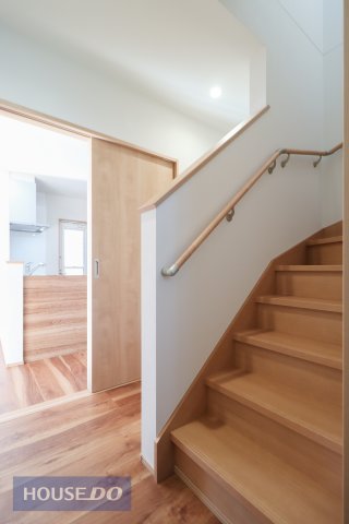 ���̑����� �y�����z�K�i�͎肷�������D�w���񂩂炨�q�l�⍂��҂����S�ł��B�܂��A�̂ڂ�₷���悤�Ɉ�i�̉��s�����L���݌v����Ă���܂��B