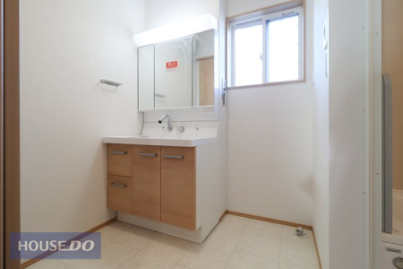 ���ʑ�E���ʏ� �y�������ʉ��ϑ�z�傫�Ȑ��ʃ{�E���ƃn���h�V�����[�ŁA�����C�ɓ���Ȃ��Ă����ʑ�Ŏ�y�ɐ�����O�ʋ��̗����ɂ͎��[�X�y�[�X������܂��B