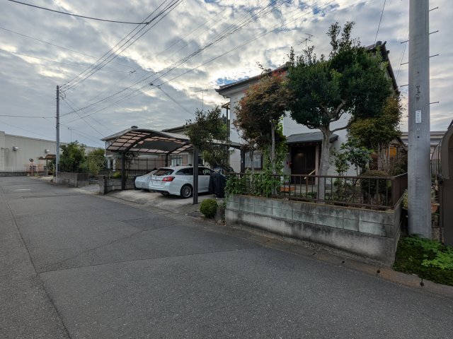 ���n�O�ώʐ^ �J�[�|�[�g����I�R���N���[�g�~�̒��ԏ�ł��I