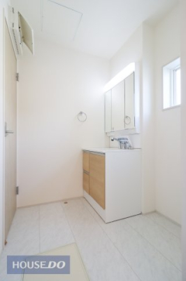  �y�E�ߏ��z���n�����ʐ^�B���ʒE�ߏ��͂������Ƃ����X�y�[�X�Ŏg���₷���ł��B