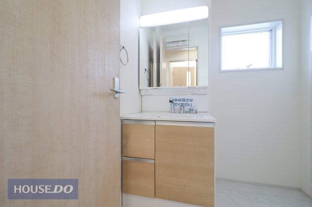 ���ʑ�E���ʏ� �l�C�̎O�ʋ����ʑ�I���������΂������