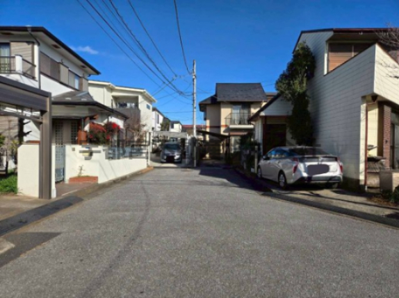 ���̑� ���͂͗����������X���݂��L����ՐÂȏZ��X�B�O�ʓ��H�͏\���ȕ���������A���o�I�ɂ��J�������ӂ��Z�����ۂ���Ă��܂��B