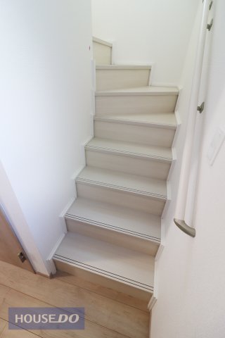 ���̑����� �y�����z�K�i�͎肷�������D�w���񂩂炨�q�l�⍂��҂����S�ł��B�܂��A�̂ڂ�₷���悤�Ɉ�i�̉��s�����L���݌v����Ă���܂��B