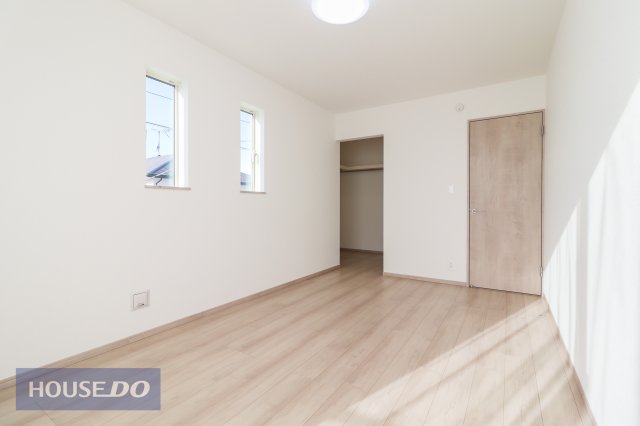 �Q�� �y�Q���z���邢�̌��̓����Q���͑傫���x�b�g���]�T�������ē���L���B