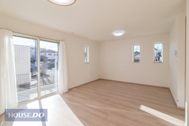 ���r���O �y���r���O�z��؂ȉƑ��Ɖ߂����ꏊ������A�K������ލL������������m�ہ��������̂�������ŁA�C���e���A�̃R�[�f�B�l�[�g���y�����Ȃ�܂��ˁI