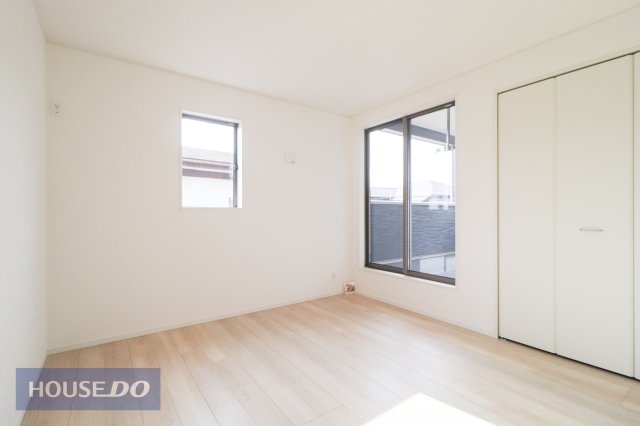 �Q�� �y�Q���z���邢�̌��̓����Q���͑傫���x�b�g���]�T�������ē���L���B