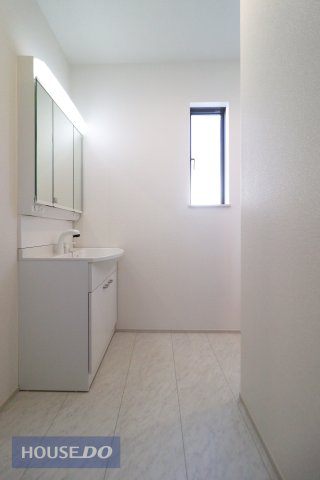  �y�E�ߏ��z���n�����ʐ^�B���ʒE�ߏ��͂������Ƃ����X�y�[�X�Ŏg���₷���ł��B