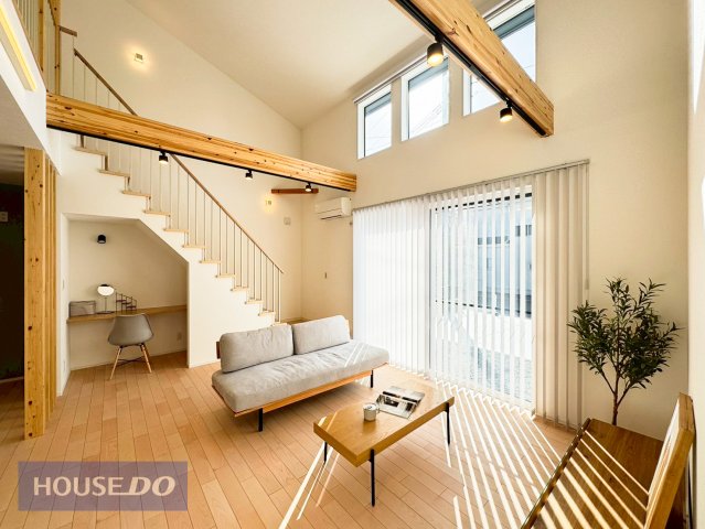 ���r���O �����̂���A���邭�ĊJ�����̂��郊�r���O�B�������̂�������ŁA�C���e���A�̃R�[�f�B�l�[�g���y�����Ȃ�܂��ˁI