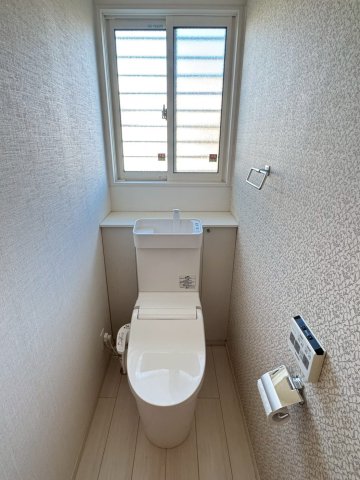 �g�C�� �y�g�C���z�������g�[�֍��t���B�Q�ӏ�����̂ŁA�Z�������ł����S��ق��ƈꑧ����v���C�x�[�g��Ԃ͍L�߂̐݌v�ƂȂ��Ă���܂��B