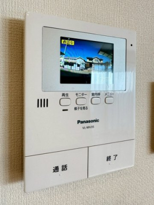  �yTV���j�^�[�t���C���^�[�t�H���z�^��@�\�t���ŁA�h�Ə�͂������A���͂����Ȃǂ̔c���ɂ��֗��B