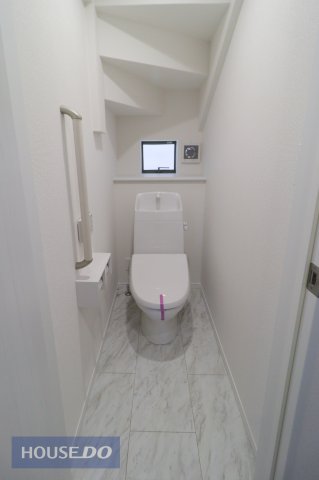 �g�C�� �y�g�C���z�������g�[�֍��t���B�Q�ӏ�����̂ŁA�Z�������ł����S��ق��ƈꑧ����v���C�x�[�g��Ԃ͍L�߂̐݌v�ƂȂ��Ă���܂��B