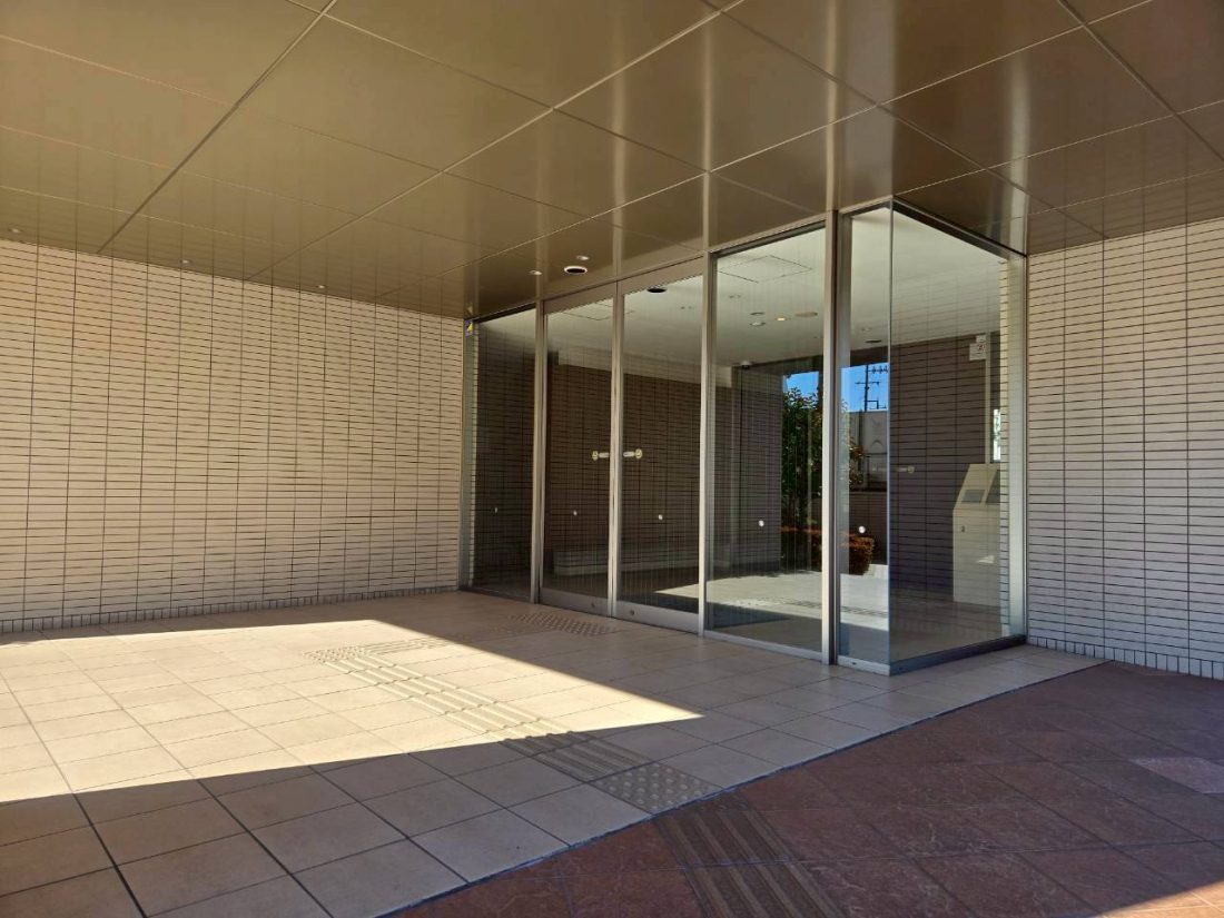 �G���g�����X -