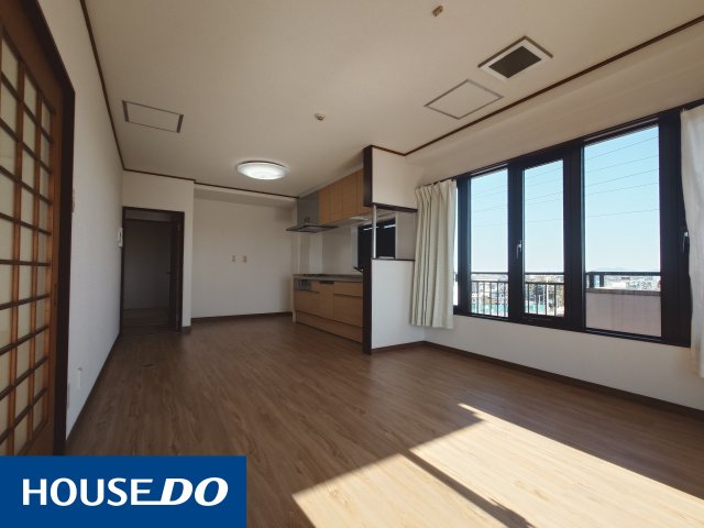 ���r���O ���r���O�@�쑤���疾�邢�z�˂����������ނ������@�C���v���X���ݒu���Ă���f�M�E�������ʂ�