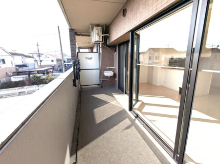 �o���R�j�[ �����A���s���Ƃ��ɂ�Ƃ�̍L���B�X���b�v�V���N�t�ł�