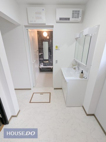  �y�E�ߏ��z���n�����ʐ^�B���ʒE�ߏ��͂������Ƃ����X�y�[�X�Ŏg���₷���ł��B