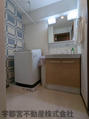 ���ʑ�E���ʏ� �O�ʋ��̒��͎��[�ɂȂ��Ă�����ʑ���X�b�L����