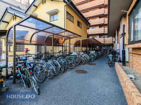  �����ɍL�����֏ꂪ����܂��B