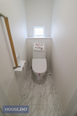 �g�C�� �y�g�C���z�������g�[�֍��t���B�Q�ӏ�����̂ŁA�Z�������ł����S��ق��ƈꑧ����v���C�x�[�g��Ԃ͍L�߂̐݌v�ƂȂ��Ă���܂��B