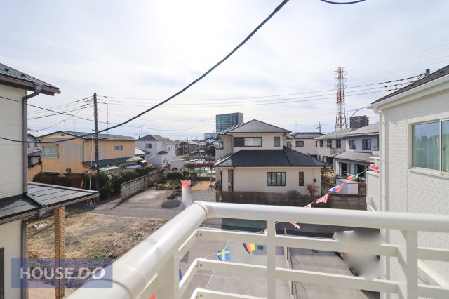 ���̑� �y��������̒��]�z�o���R�j�[����̌i�F�B�\���ȊԊu���m�ۂ���Ă���܂��B