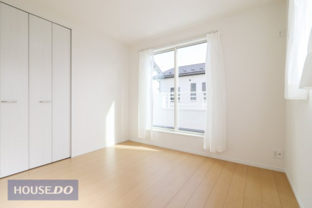 �Q�� �y�Q���z���邢�̌��̓����Q���͑傫���x�b�g���]�T�������ē���L���B