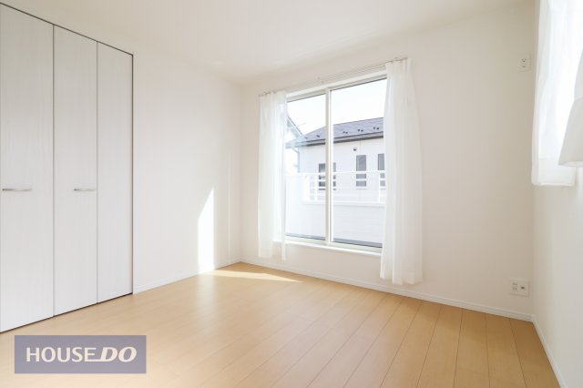 �Q�� �y�Q���z���邢�̌��̓����Q���͑傫���x�b�g���]�T�������ē���L���B