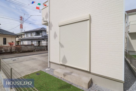  �y�h�Ɛݔ��z�h�Ɩʂ����łȂ��A�f�M��h�����ʂ����҂ł���V���b�^�[�t�I