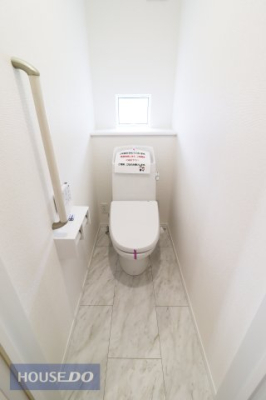 �g�C�� �y�g�C���������g�[�֍��t���B�Q�ӏ�����̂ŁA�Z�������ł����S��ق��ƈꑧ����v���C�x�[�g��Ԃ͍L�߂̐݌v�ƂȂ��Ă���܂��B