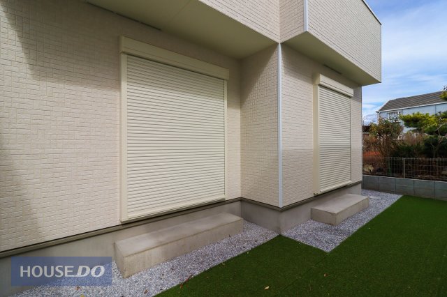  �y�h�Ɛݔ��z�h�Ɩʂ����łȂ��A�f�M��h�����ʂ����҂ł���V���b�^�[�t�I