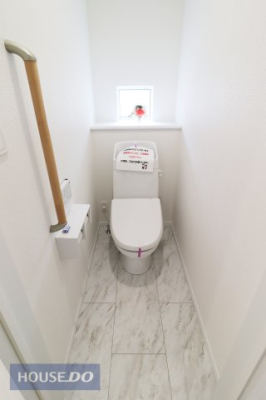 �g�C�� �y�g�C���z�������g�[�֍��t���B�Q�ӏ�����̂ŁA�Z�������ł����S��ق��ƈꑧ����v���C�x�[�g��Ԃ͍L�߂̐݌v�ƂȂ��Ă���܂��B