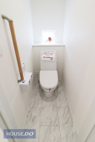 �g�C�� �y�g�C���z�������g�[�֍��t���B�Q�ӏ�����̂ŁA�Z�������ł����S��ق��ƈꑧ����v���C�x�[�g��Ԃ͍L�߂̐݌v�ƂȂ��Ă���܂��B